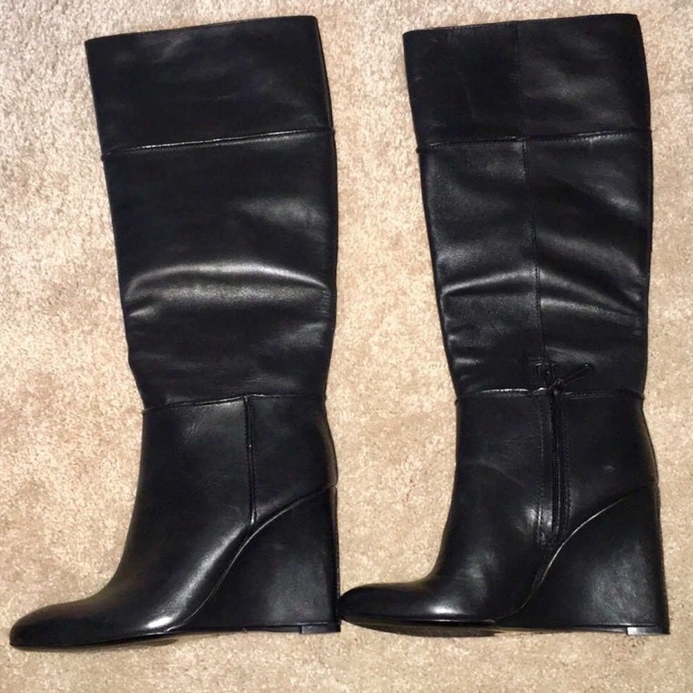 Never Worn Black Tory Burch Boots